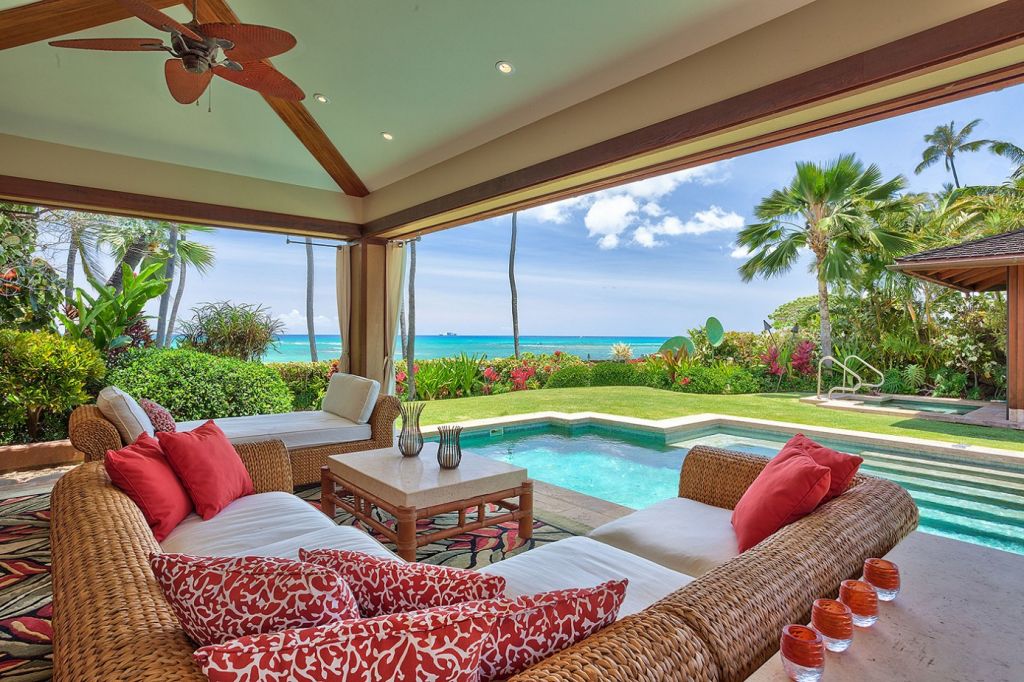 Our photos show the vibrance and color of each destination and location.