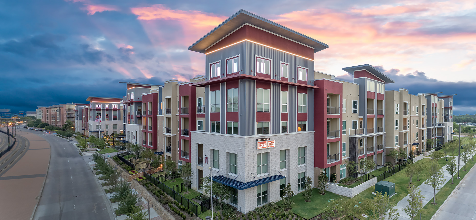Class A multifamily exterior at dusk – Jefferson Las Co, Irving, TX