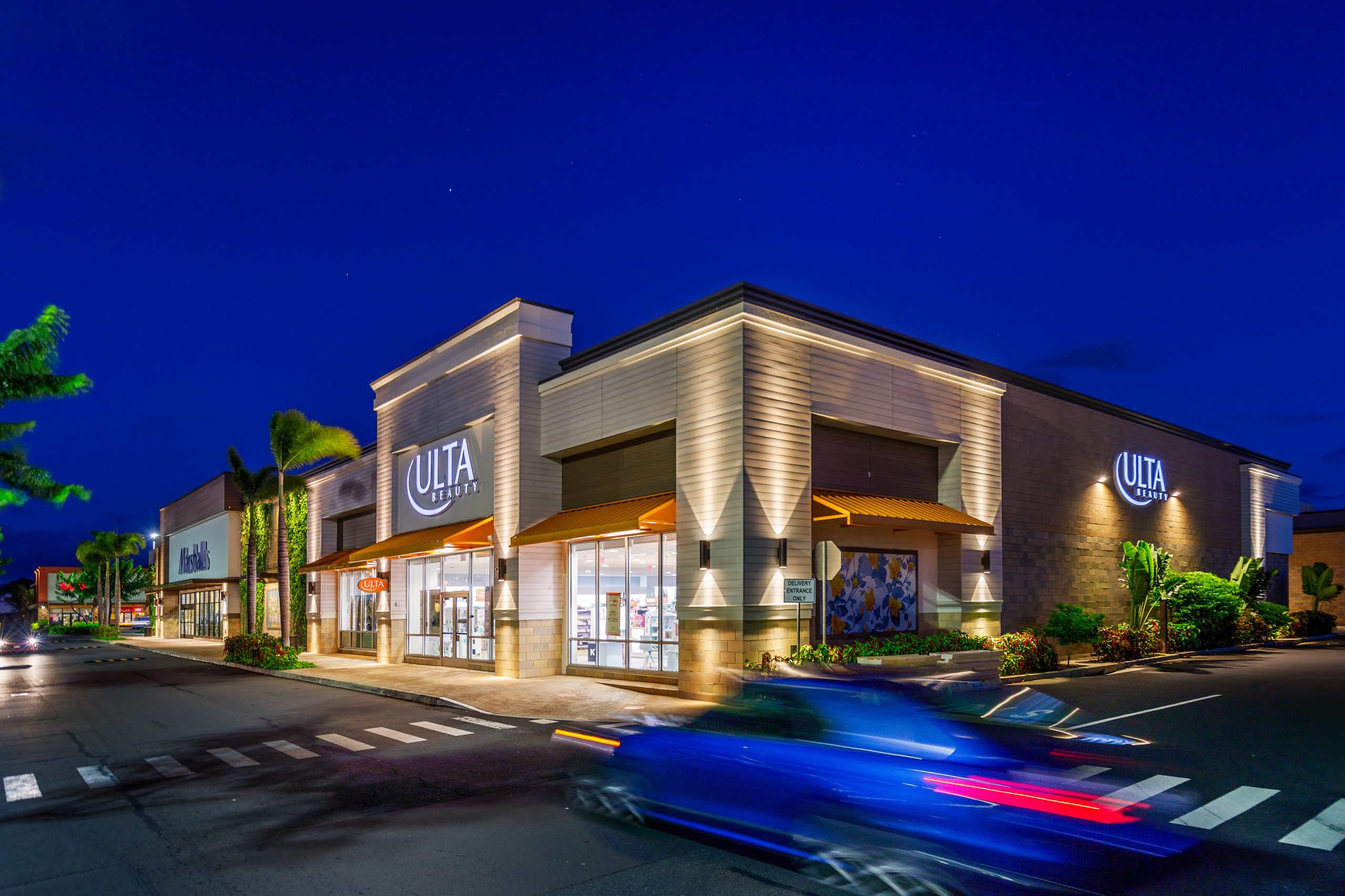 Exterior-Photo-Night by Hawaii Architecture Photographer
