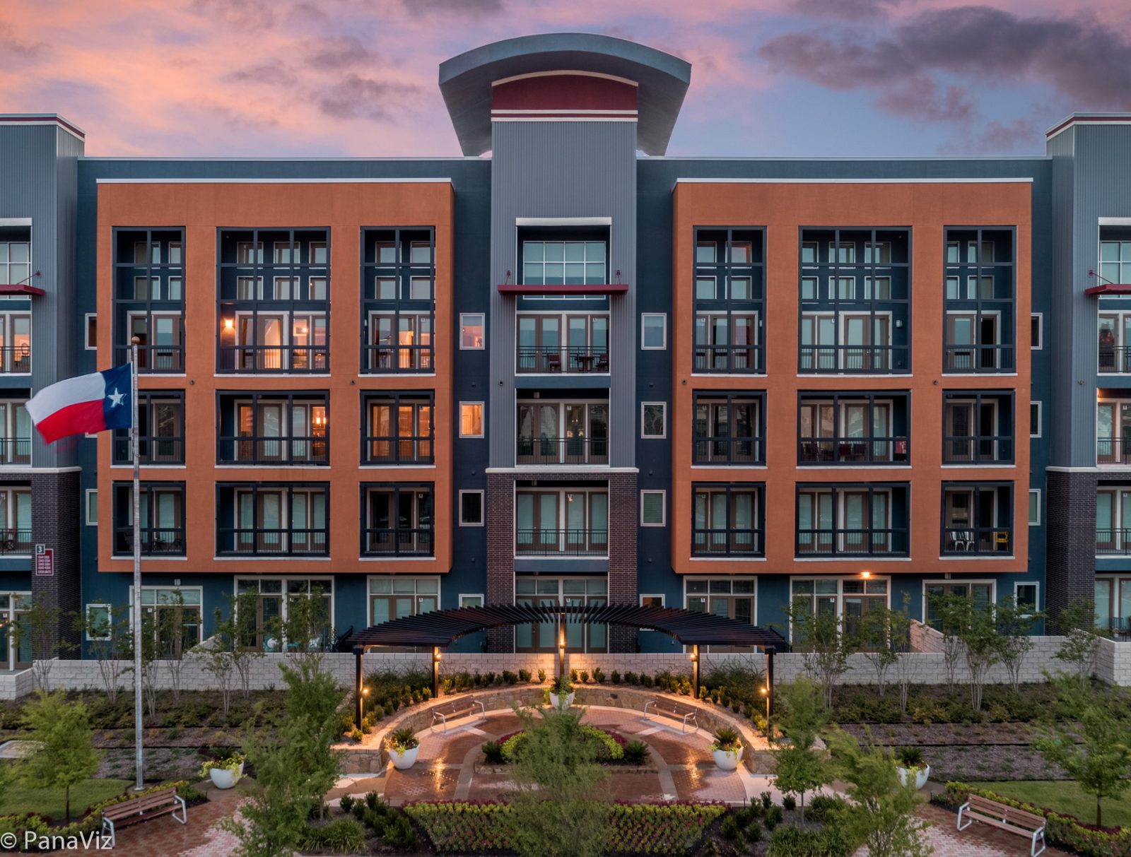 seattle CRE Photography-exterior at dusk