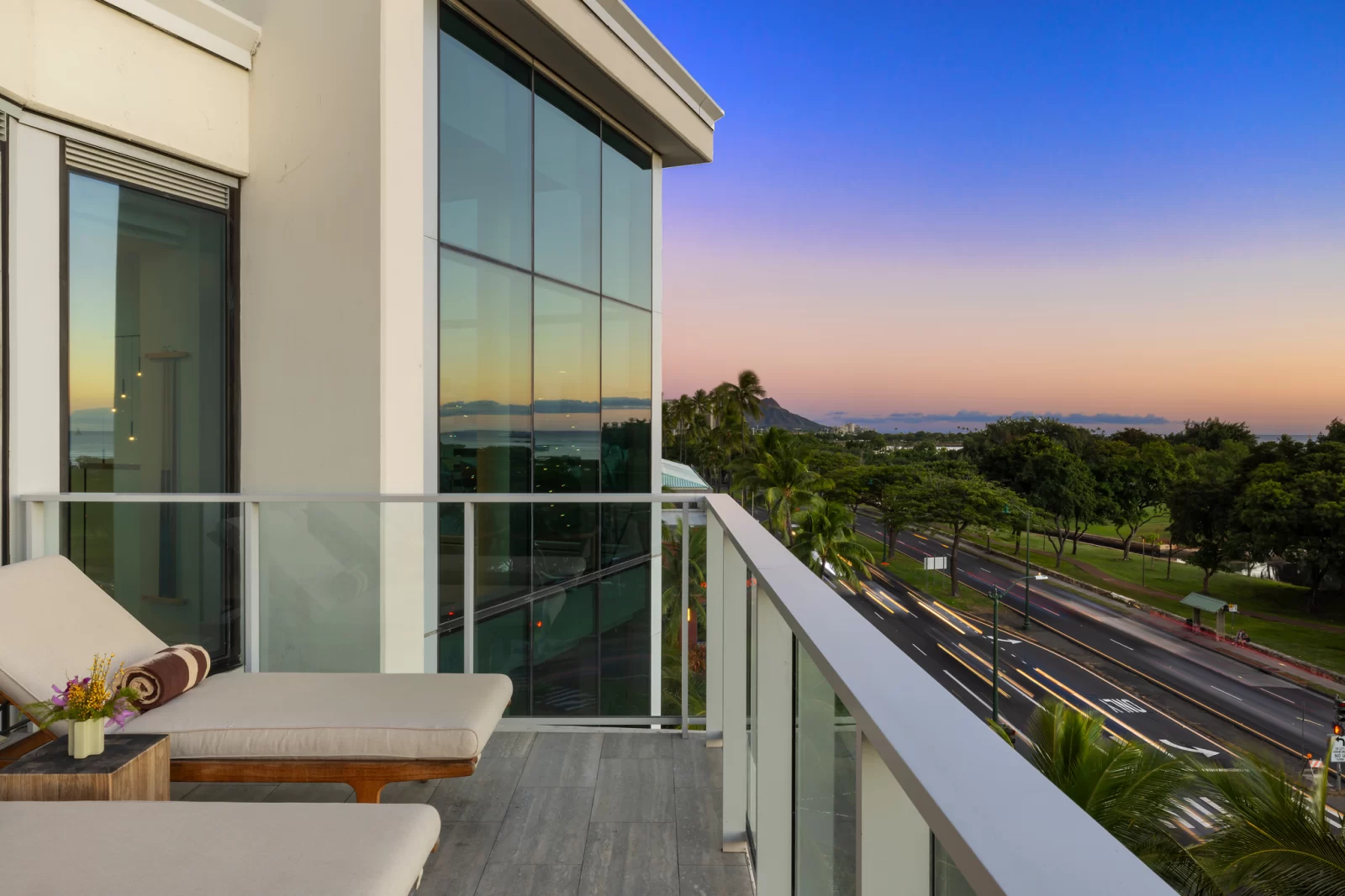 Hawaii Architectural Photographer with Leahi View