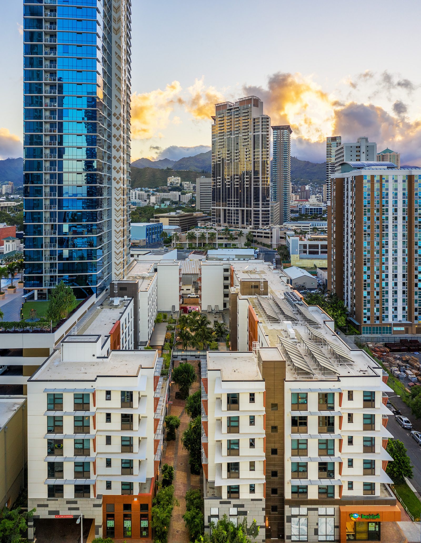 Highlight the unique blend of luxury and island charm with PanaViz’s Hawaii architectural photography services. Specializing in interior and exterior photography for hotels and resorts, our images elevate the presentation of Hawaii’s architectural beauty.